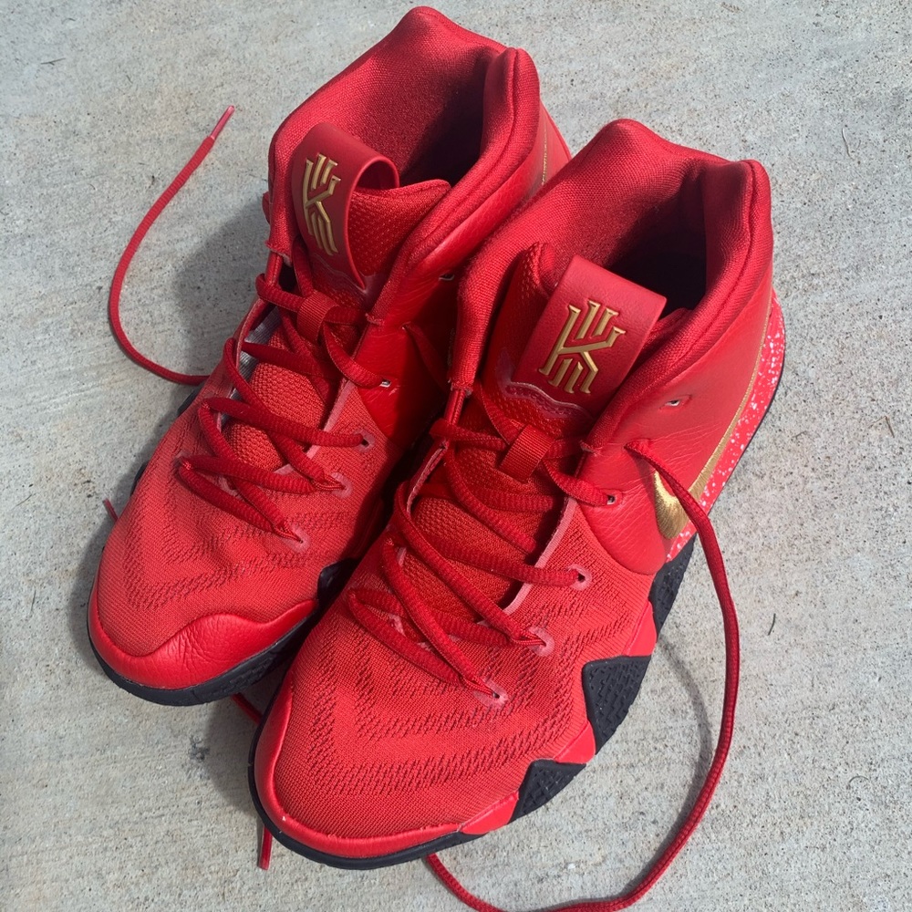 Kyrie 4